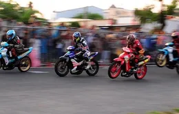 Gay cấn chặng 9 giải đua xe mô tô toàn quốc 2015