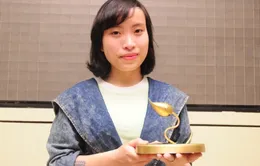 Phía sau những cảnh quay về thiếu nữ 15 tuổi bị "cha hờ" đánh đập