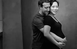 Mark Zuckerberg khoe ảnh ôm vợ bầu đầy tình cảm