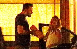 Sau ly hôn, Ben Affleck bị bắt gặp hẹn hò cùng người tình tin đồn