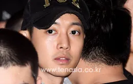 Giữa bão scandal, Kim Hyun Joong lặng lẽ nhập ngũ