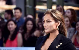 Jennifer Lopez thiêu đốt ánh nhìn tại MTV Movie Awards 2015