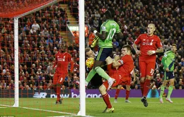 Đánh rơi chiến thắng phút 86, Liverpool hòa trận thứ 5 liên tiếp