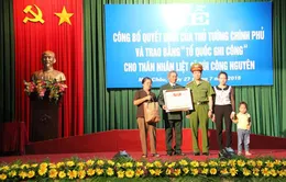 Trao bằng “Tổ quốc ghi công” cho thân nhân thượng úy Bùi Công Nguyên