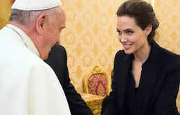 Vì sao Angelina Jolie không xuất hiện tại Quả cầu vàng 2015?