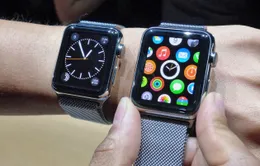 Vlogger Việt tung video hài hước chê bai "siêu phẩm" Apple Watch