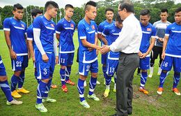 Đại sứ Việt Nam tại Singapore tới thăm các cầu thủ U23