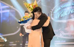 Trọng Hiếu lên ngôi quán quân Vietnam Idol 2015