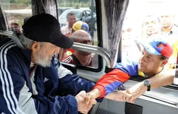 Lãnh tụ Fidel Castro lần đầu xuất hiện sau 14 tháng