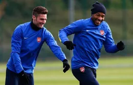 Bị chê "chân gỗ", Giroud muốn nói chuyện thẳng thắn với huyền thoại Henry