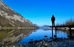 Chiêm ngưỡng hồ "gương" khổng lồ ở Slovenia