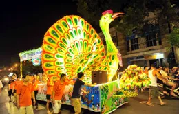 Rực rỡ Lễ hội rước đèn Trung thu lớn nhất Việt Nam