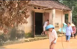 Thi công đường dở dang, người dân sống trong biển nước
