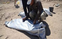 Iraq: Khai quật 12 hố chôn tập thể của 1.700 người bị IS sát hại