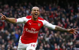 Được Man City hỏi thăm, Walcott quay ra "làm cao" với Arsenal