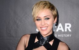 Miley Cyrus xăm mình tưởng nhớ vật nuôi