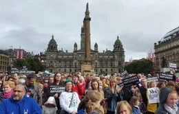 Scotland đón 100 người di cư Syria đầu tiên