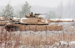 Mỹ gửi khí tài quân sự hạng nặng tới Baltic