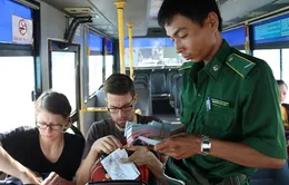 TP.HCM áp dụng mô hình thanh niên xung phong bán vé xe bus