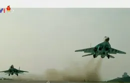 Lãnh đạo Kim Jong - un giám sát cuộc trình diễn của không quân