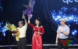 "Thời hoa đỏ" ẵm giải Bài hát yêu thích nhất tháng 8