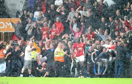 Bàn thắng của Rashford khiến CĐV Man Utd... gãy chân