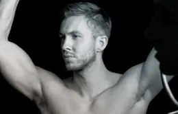 Sau tai nạn, Calvin Harris trở lại với cơ bụng "sát thủ"