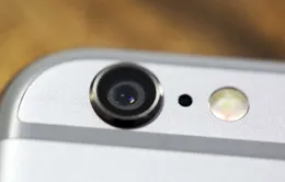 Lỗ nhỏ cạnh camera sau của iPhone có tác dụng gì?