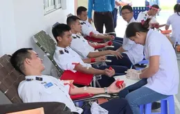 Hơn 700 người tham gia ngày "Chủ nhật đỏ" ở Khánh Hòa