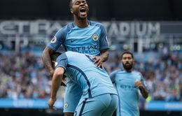 Sterling tỏa sáng, Man City "về cùng đội" với Man Utd, Chelsea