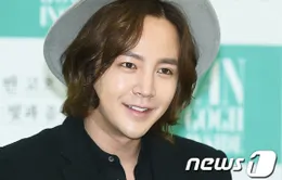 Mỹ nam Jang Geun Suk lộ mặt căng phồng, cằm nhọn hoắt