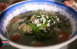 Canh trứng kiến: Món ăn gây thương nhớ khi đến Lào