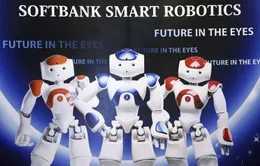 SoftBank tiên phong đưa robot NAO vào giảng dạy tiếng Anh tại Việt Nam