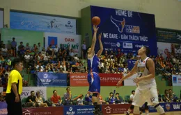 VBA 2016: Kỷ lục gia HCM City Wings “dằn mặt” HN Buffaloes trước thềm play-off