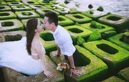 Bãi đá độc đáo trên biển Phú Yên thành điểm chụp ảnh cưới cuốn hút