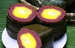 Bánh tét lá cẩm níu chân du khách khi đến Cần Thơ