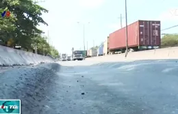 TP.HCM: Khắc phục sụt lún mặt đường vào phà Cát Lái