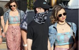 Miranda Kerr nắm chặt tay phi công trẻ ở Coachella 2016