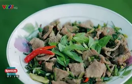 Khó quên hương vị trứng kiến xào thịt bò Campuchia