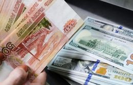 Đồng Ruble tiếp tục mất giá