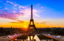 Du lịch Paris từng bước phục hồi sau vụ tấn công khủng bố