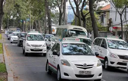 Giá cước taxi rục rịch tăng gần 1.000 đồng/km