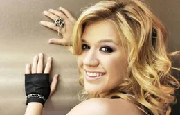 Kelly Clarkson làm giám khảo American Idol