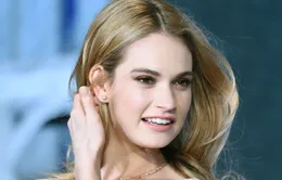 “Lọ Lem” Lily James giành hợp đồng “khủng” với Burberry