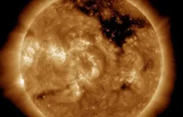 NASA phát hiện lỗ đen khổng lồ trên bề mặt của Mặt Trời