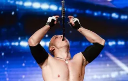 Britain's Got Talent: Thí sinh nuốt kiếm bị cấm lên hình ở bán kết