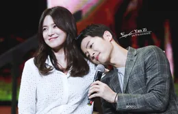 Sau khi “yêu” Song Hye Kyo, gu bạn gái của Song Joong Ki đã thay đổi