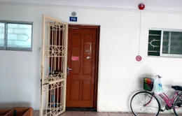 Mẹ nhốt con gái 11 tuổi nhiều năm trong nhà, không cho đi học