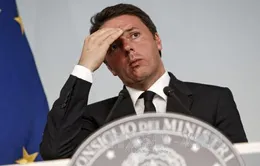 Thủ tướng Italy Matteo Renzi hoãn từ chức