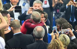 Khoảnh khắc xúc động giữa “cha” Alex Ferguson và “hai đứa con” Nani, Ronaldo